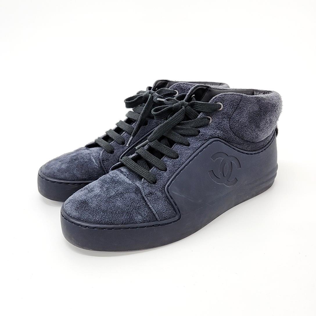 Chanel Sneakers – Navy