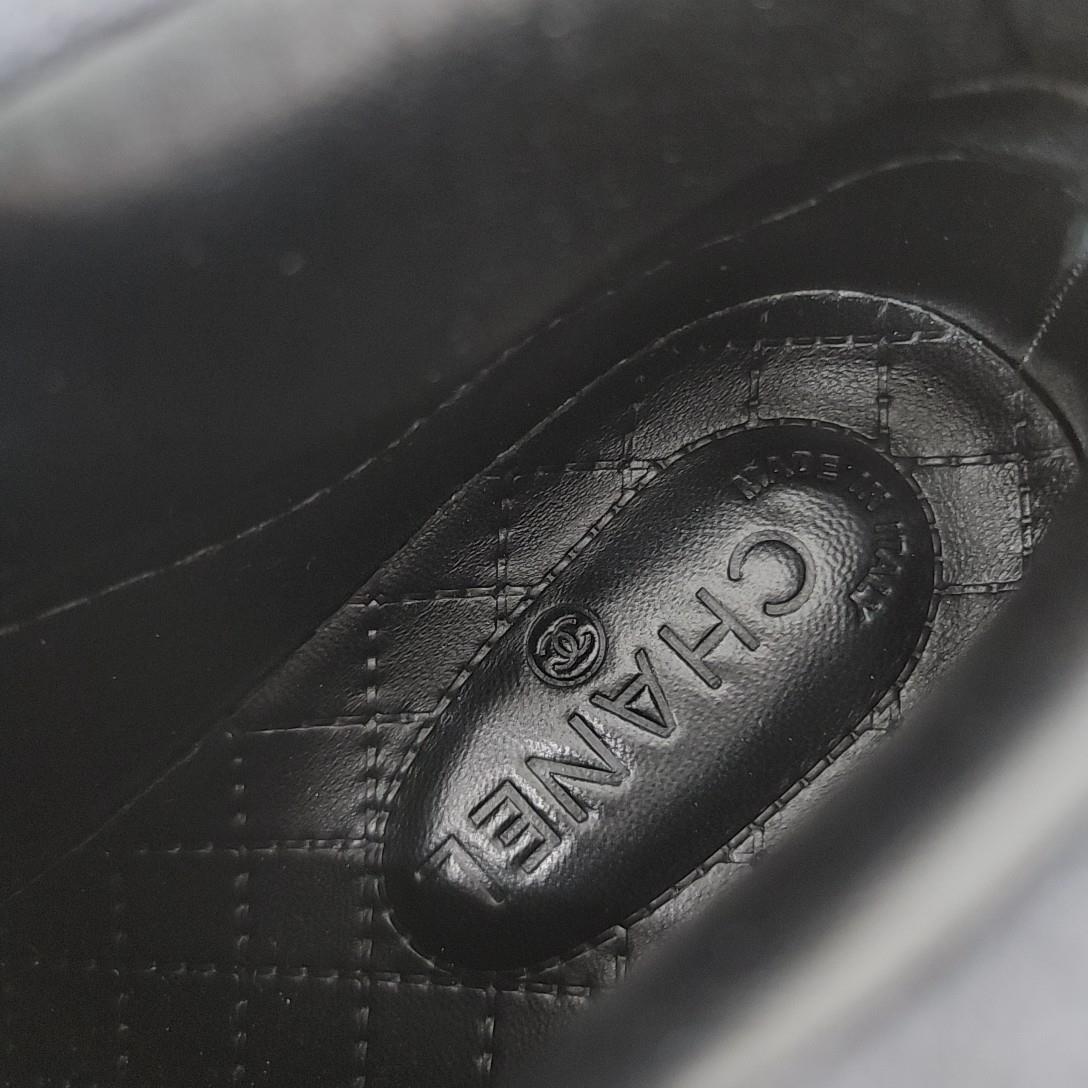 Chanel Sneakers – Navy