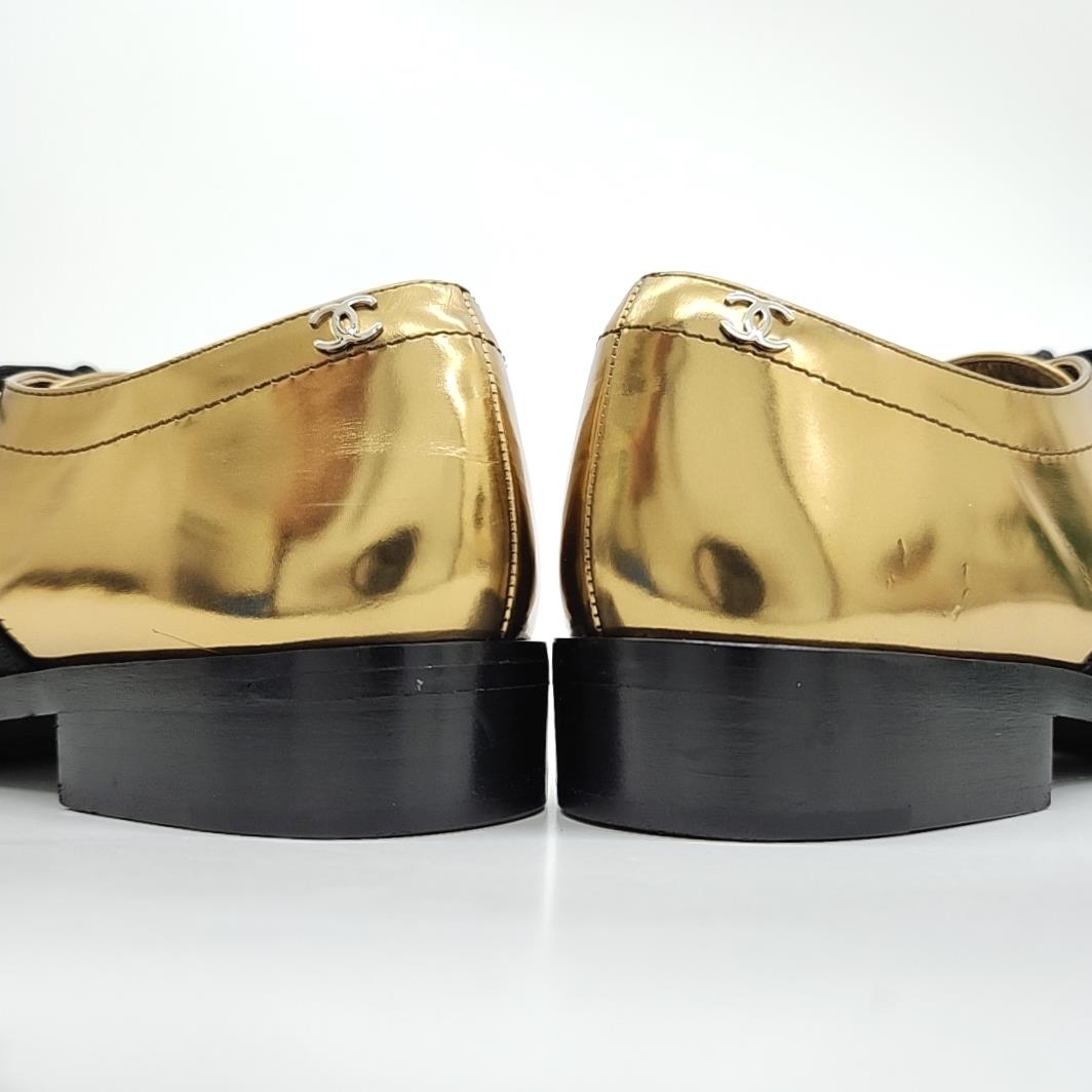 Chanel Loafers – Leather – Gold