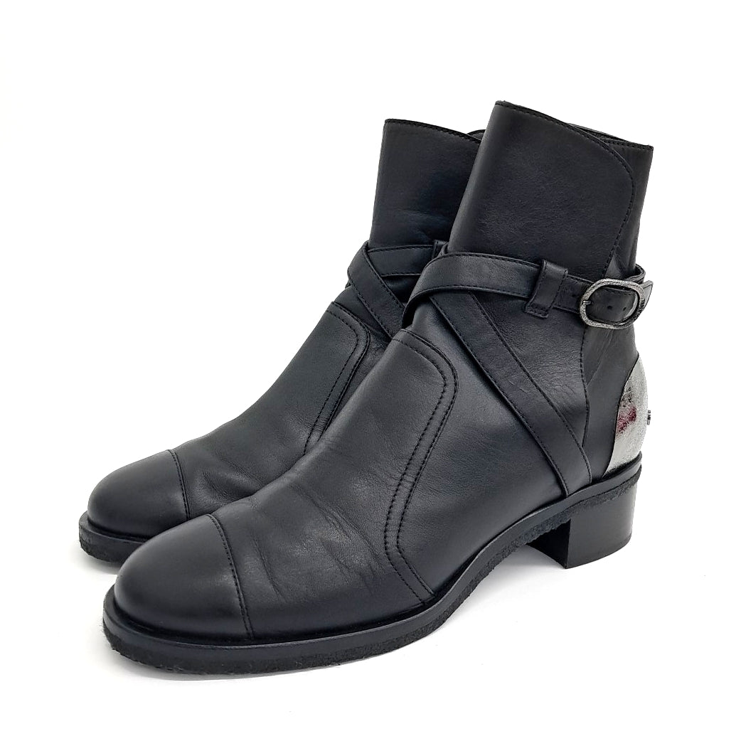 Chanel Boots – Leather – Black