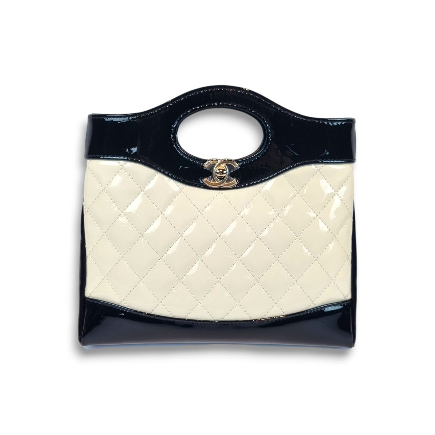 Chanel 31 – Patent Leather – Black and White – Gold Hardware