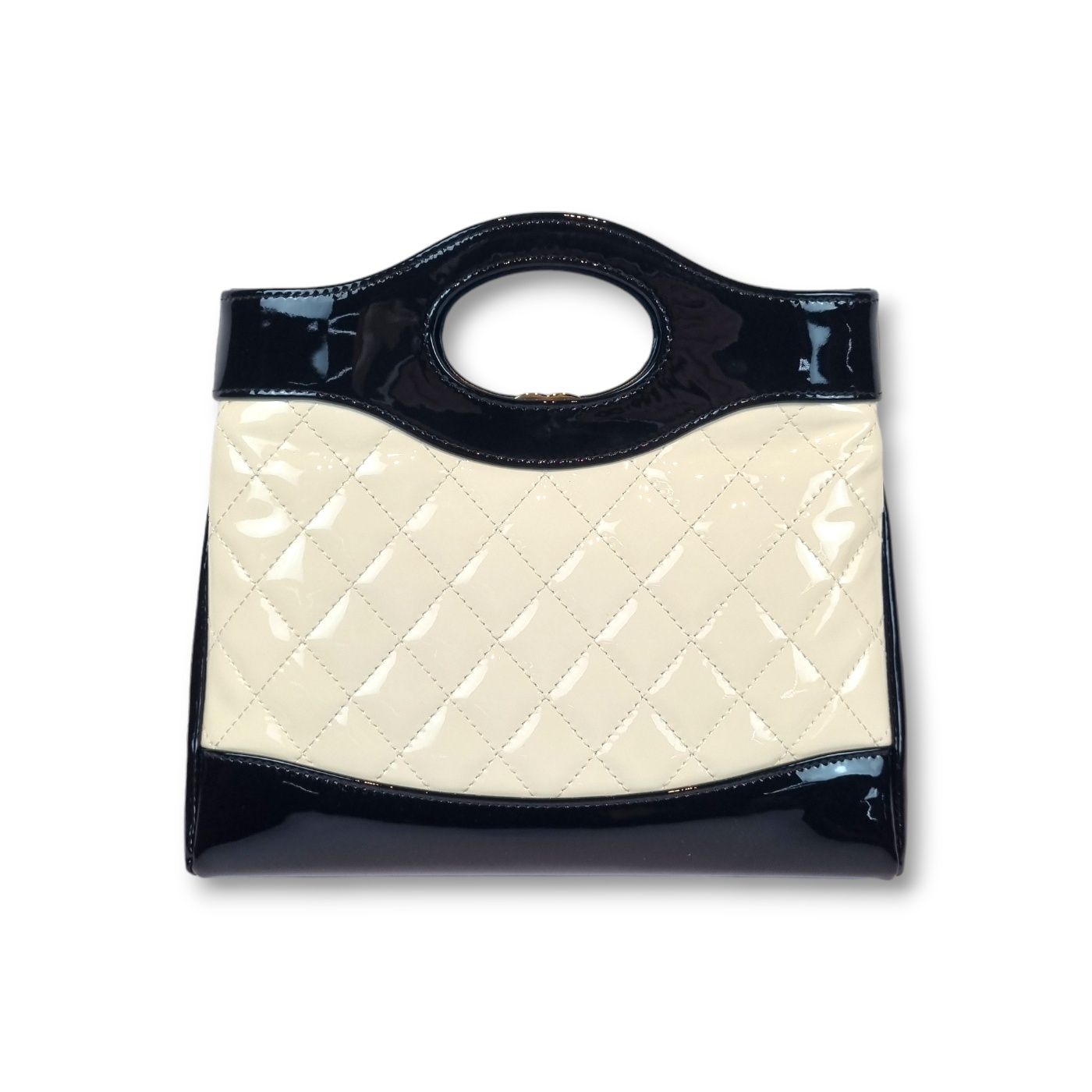 Chanel 31 – Patent Leather – Black and White – Gold Hardware