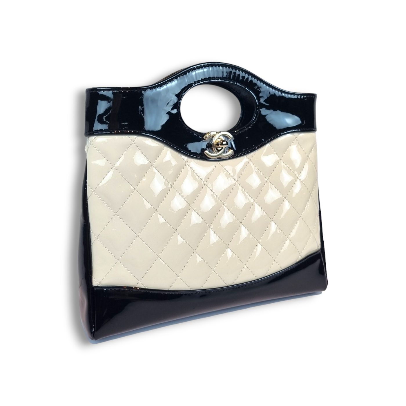 Chanel 31 – Patent Leather – Black and White – Gold Hardware