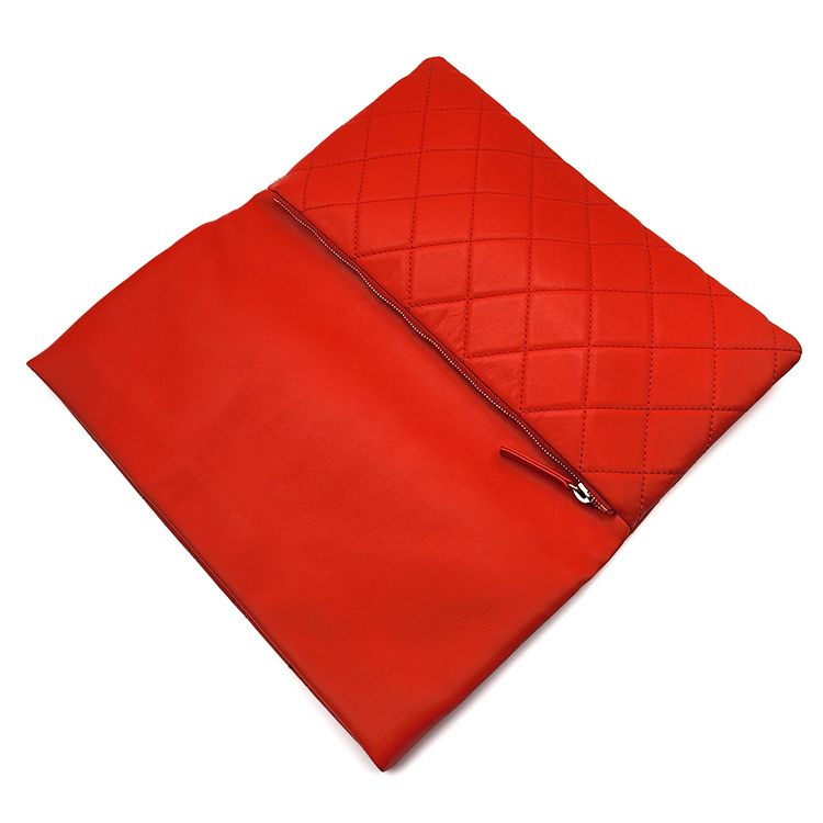 Chanel Clutch – Lambskin Leather – Red