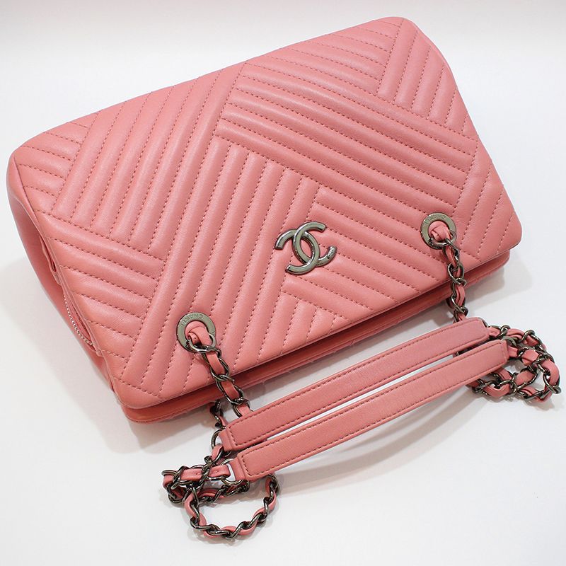 Chanel Shoulder Bag – Lambskin Leather – Pink – Silver Hardware
