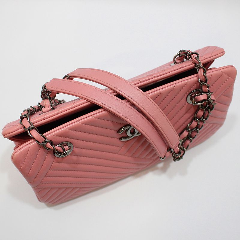 Chanel Shoulder Bag – Lambskin Leather – Pink – Silver Hardware