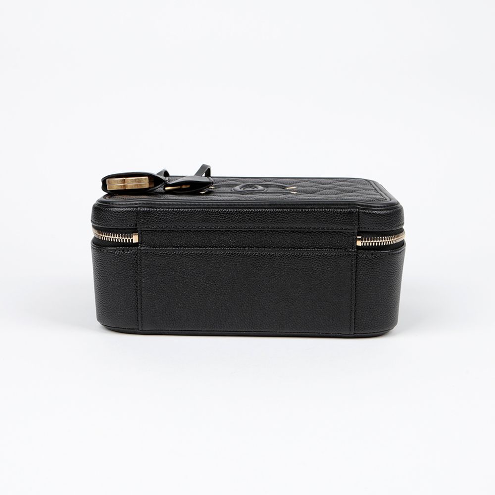 Chanel Vanity Case – Caviar Leather – Black – Gold Hardware