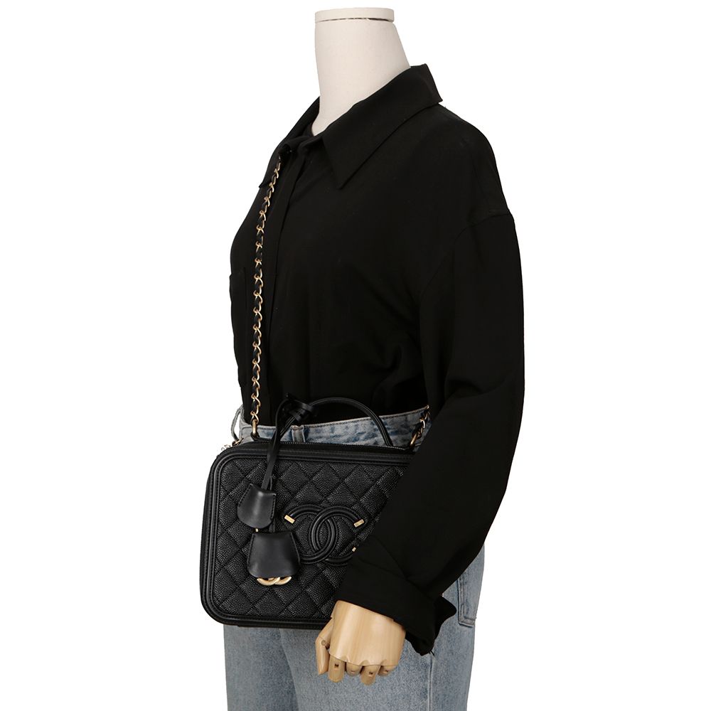 Chanel Vanity Case – Caviar Leather – Black – Gold Hardware