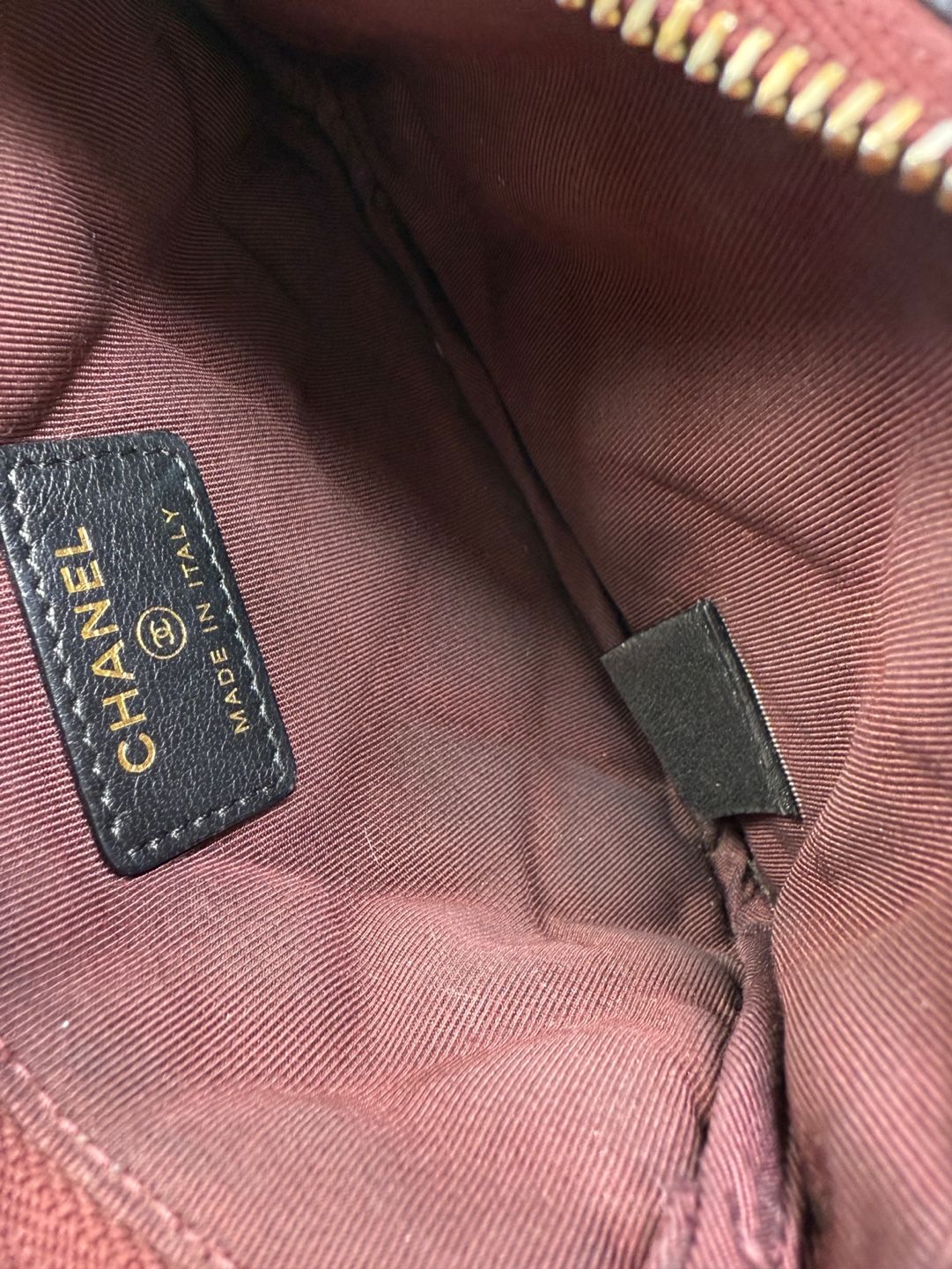 Chanel Pouch – Lambskin Leather – Black