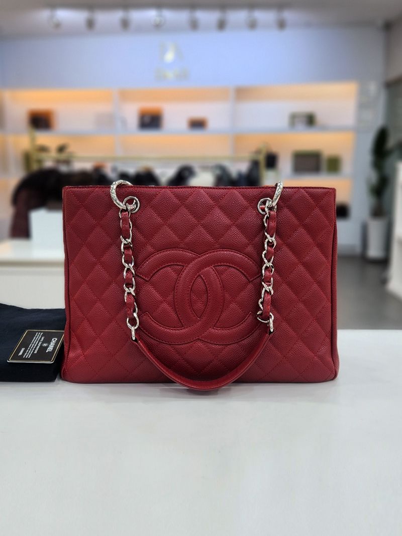 Caviar Silver Shoulder Bag A50995