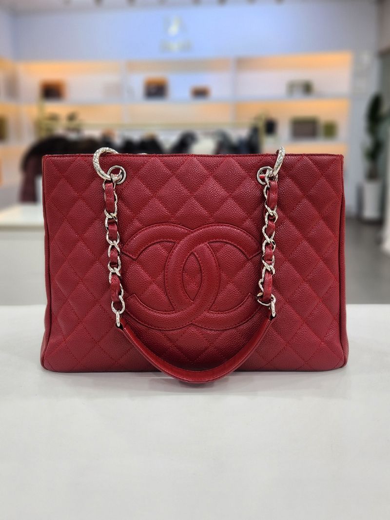 Caviar Silver Shoulder Bag A50995