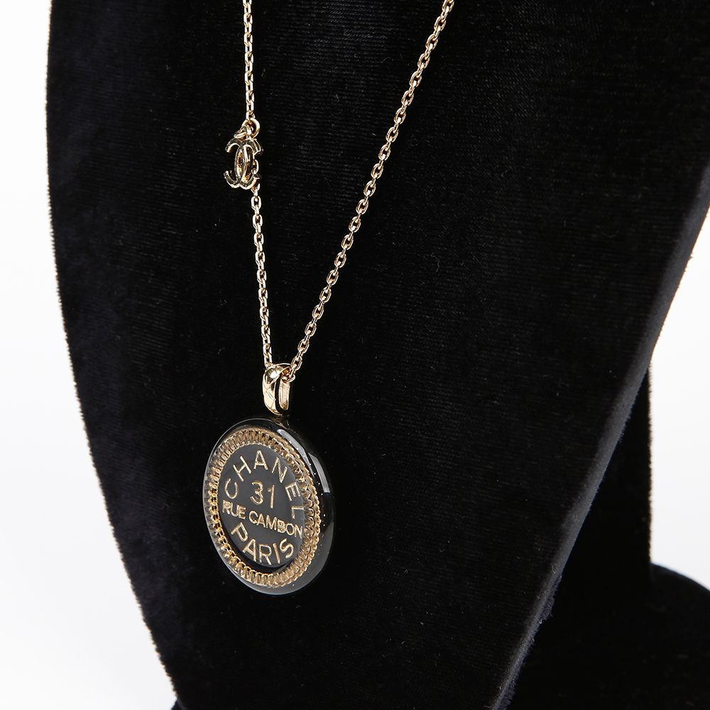 Chanel Coco Mark Necklace – Resin – Black