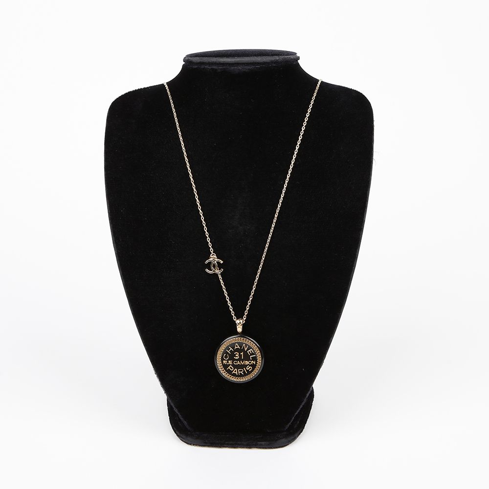 Chanel Coco Mark Necklace – Resin – Black