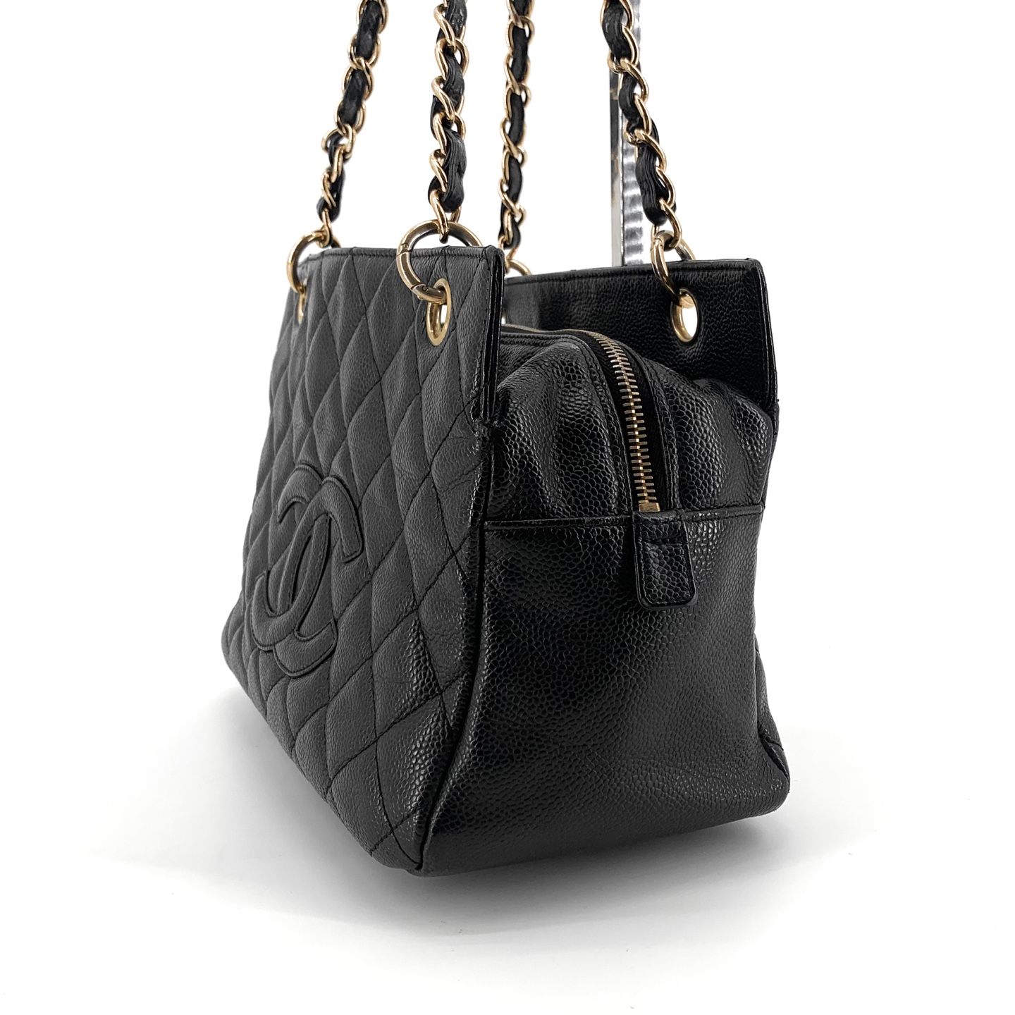 Caviar Shoulder Bag