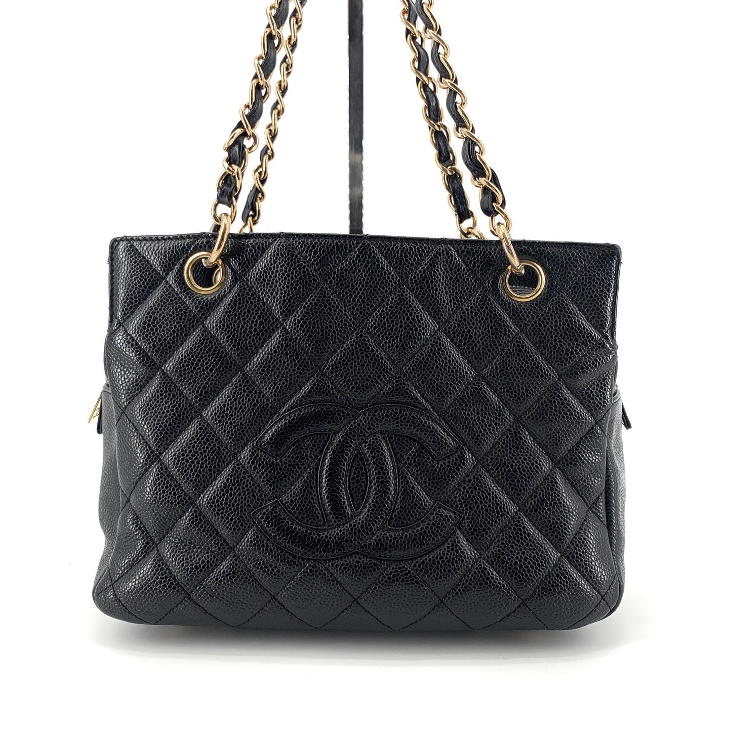 Caviar Shoulder Bag
