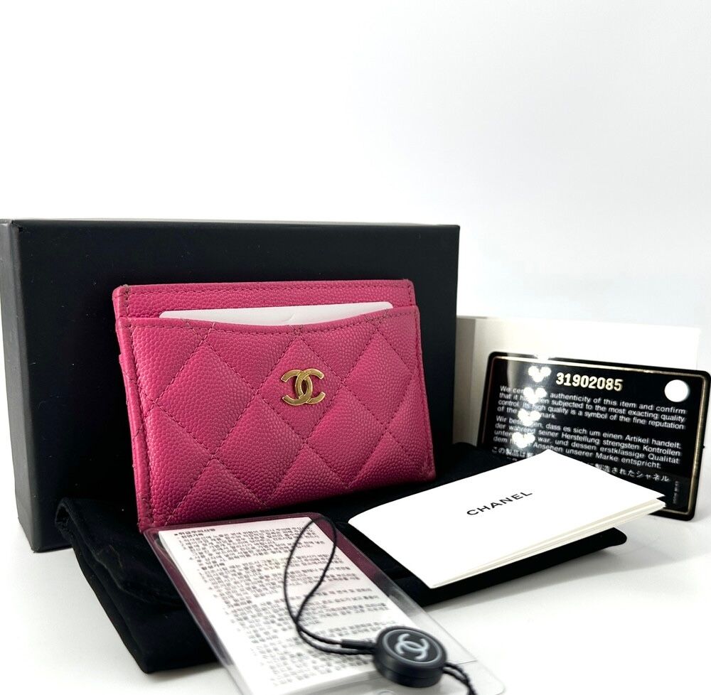 Classic Caviar Card Holder 855
