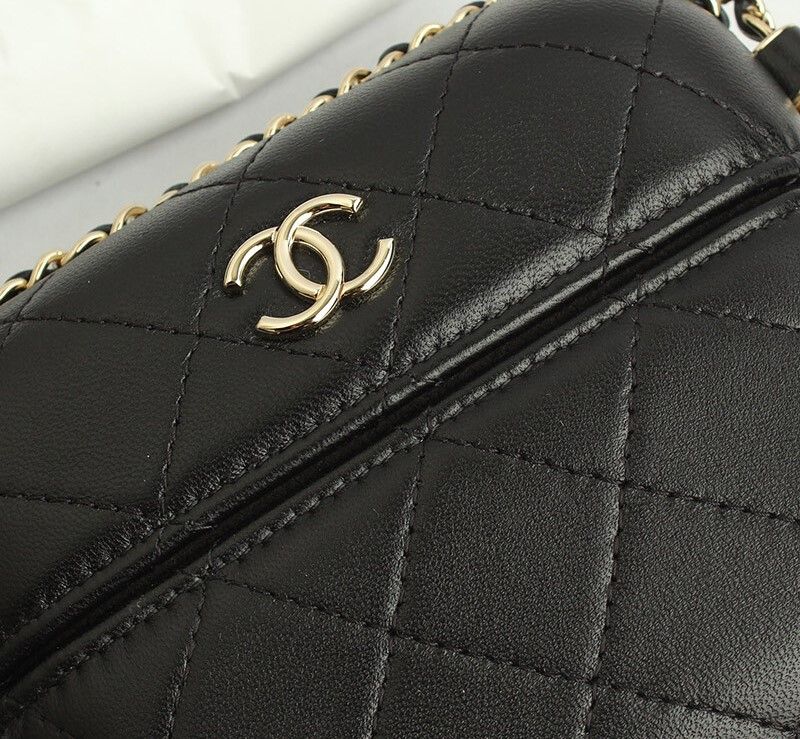 Chanel Crossbody Bag – Calfskin Leather – Black – Gold Hardware