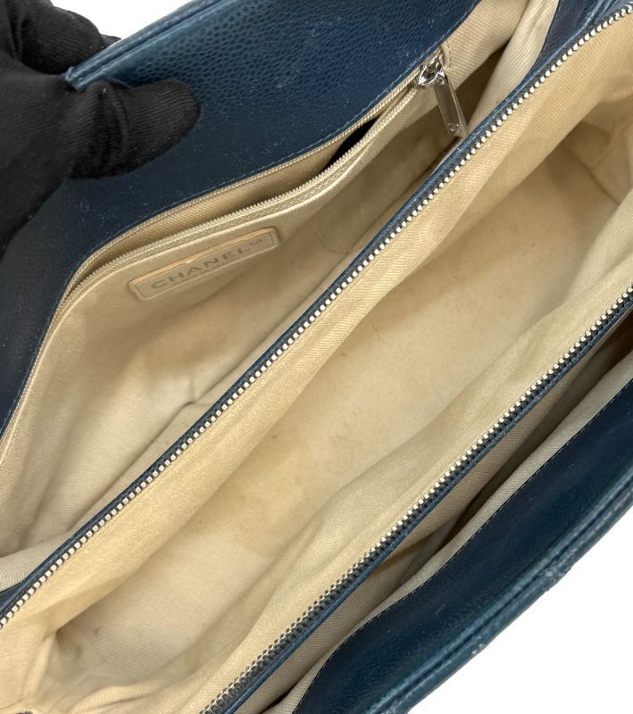 Chanel Shoulder Bag – Patent Leather – Navy