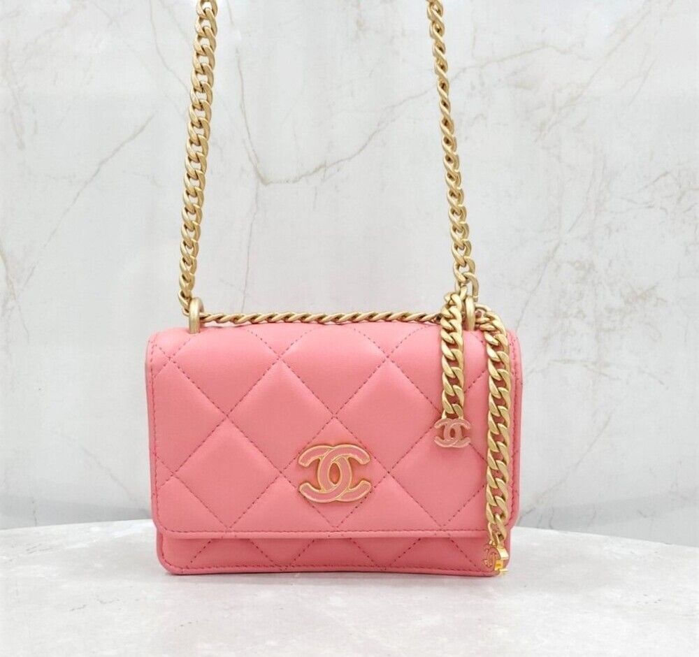Chanel Classic Flap – Lambskin Leather – Pink – Gold Hardware
