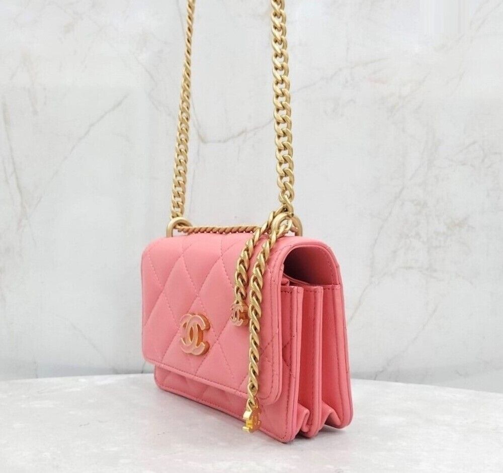 Chanel Classic Flap – Lambskin Leather – Pink – Gold Hardware