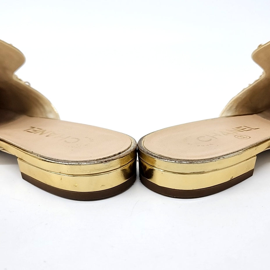 Chanel Mule – Leather – Gold