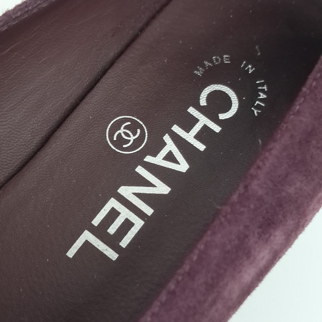 Chanel Flats & Mules – Suede – Purple