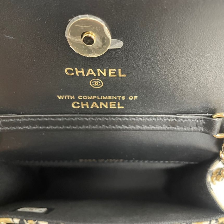 Chanel Flap Bag – Beige – Black