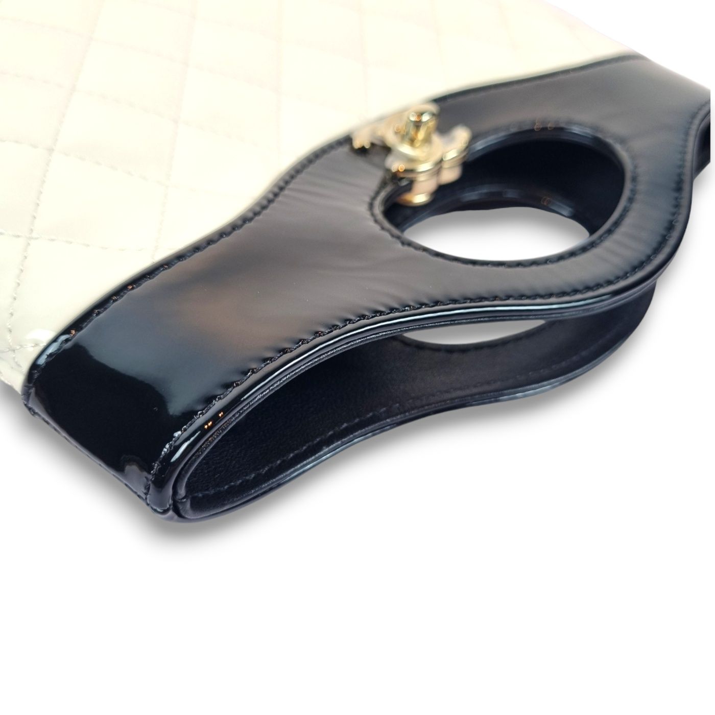 Chanel 31 – Patent Leather – Black and White – Gold Hardware