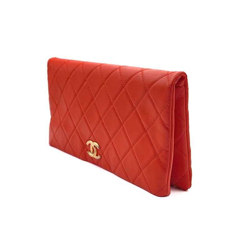 Chanel Clutch – Lambskin Leather – Red