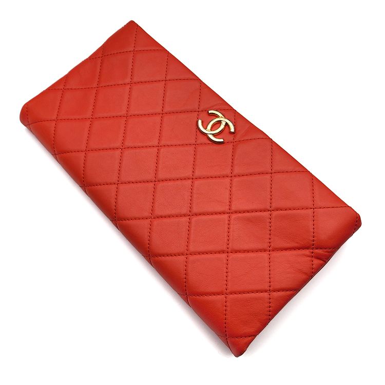 Chanel Clutch – Lambskin Leather – Red