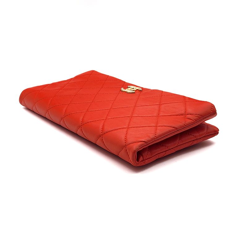 Chanel Clutch – Lambskin Leather – Red