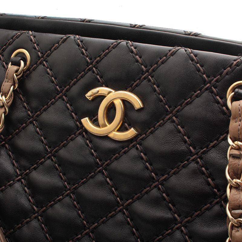Chanel Shoulder Bag – Calfskin Leather – Black – Gold Hardware