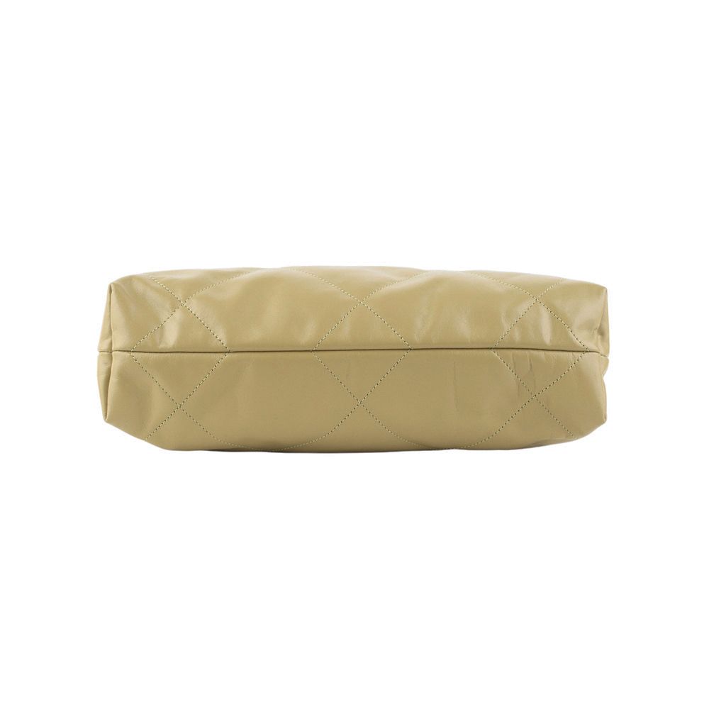 Chanel 22 – Calfskin Leather – White – Gold Hardware