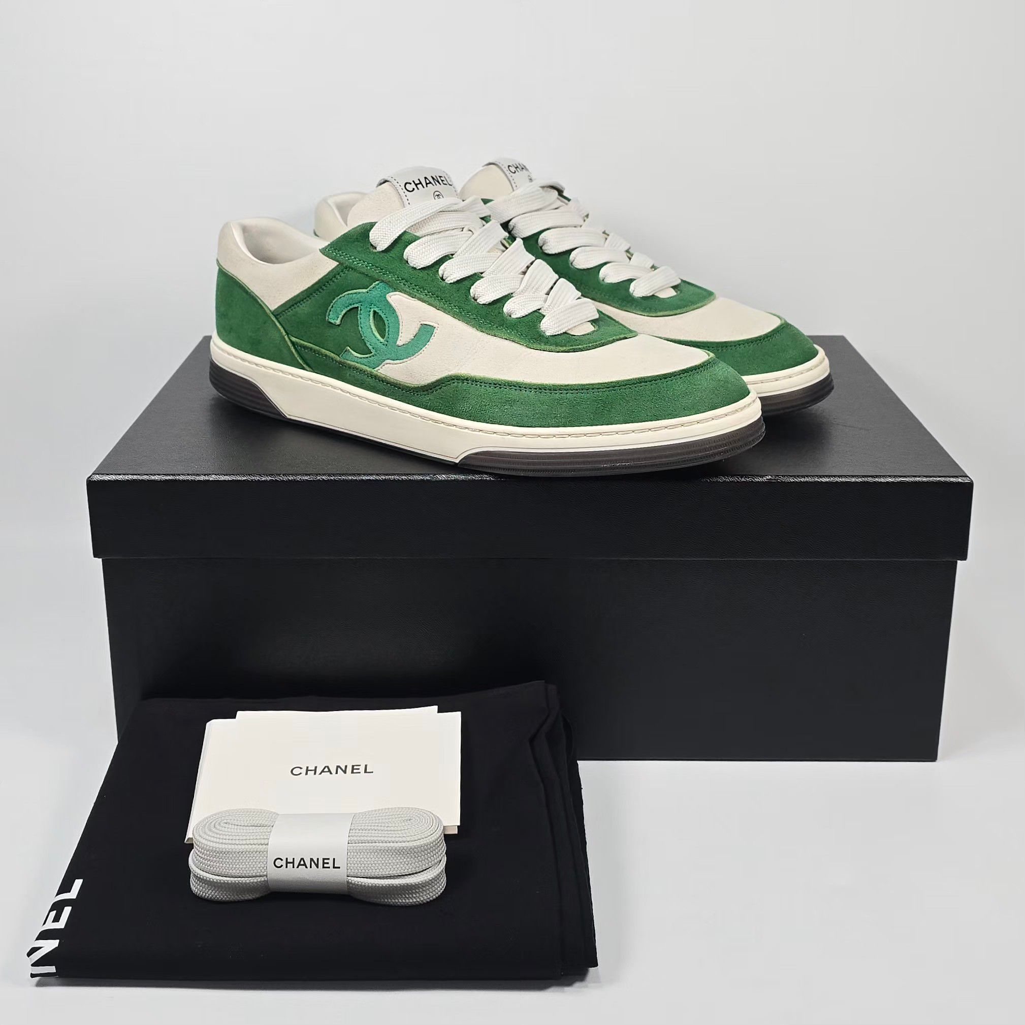 Chanel Sneakers – Suede – Green