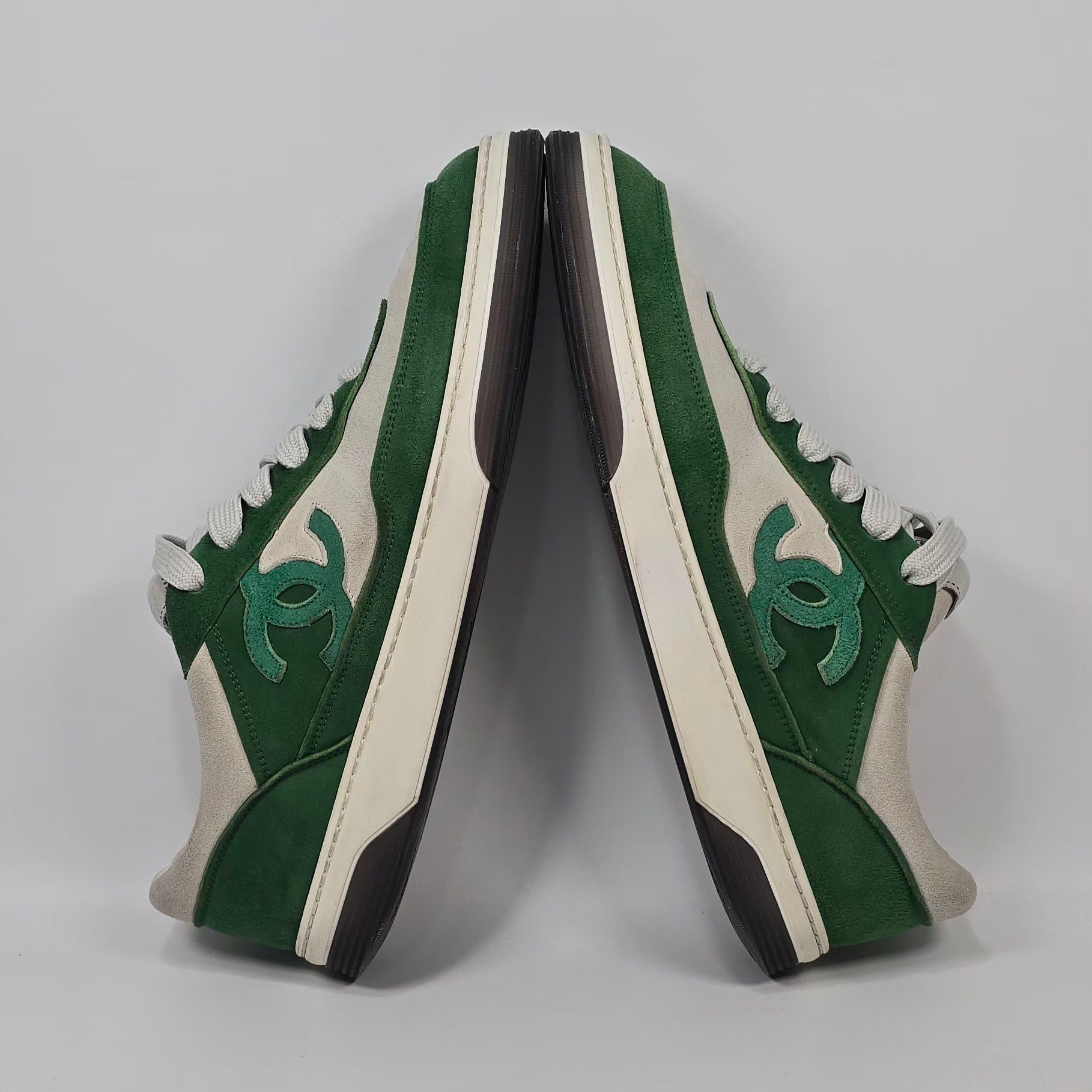 Chanel Sneakers – Suede – Green