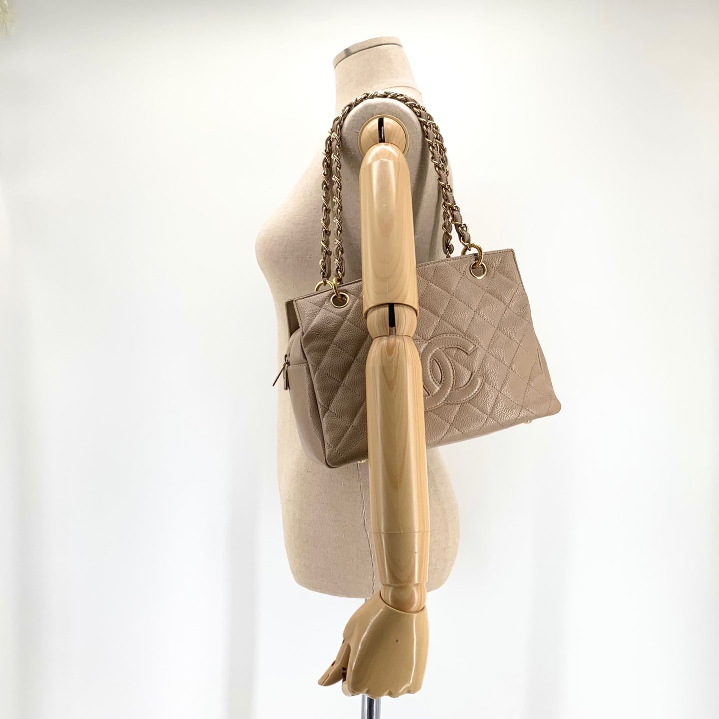 Chanel Shoulder Bag – Caviar Leather