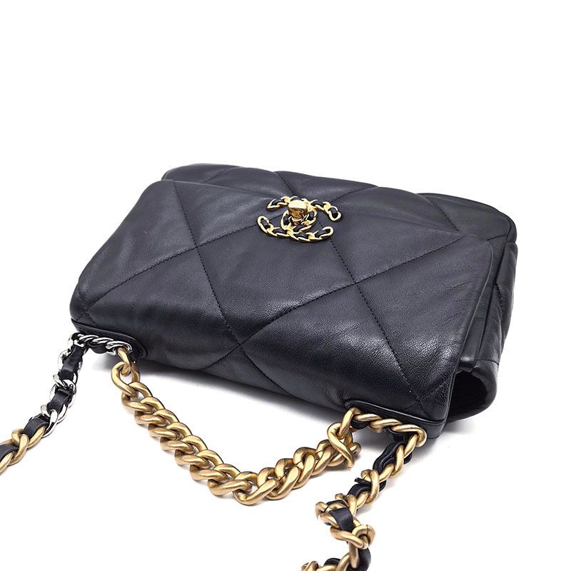 19 Flap Bag Small L945769