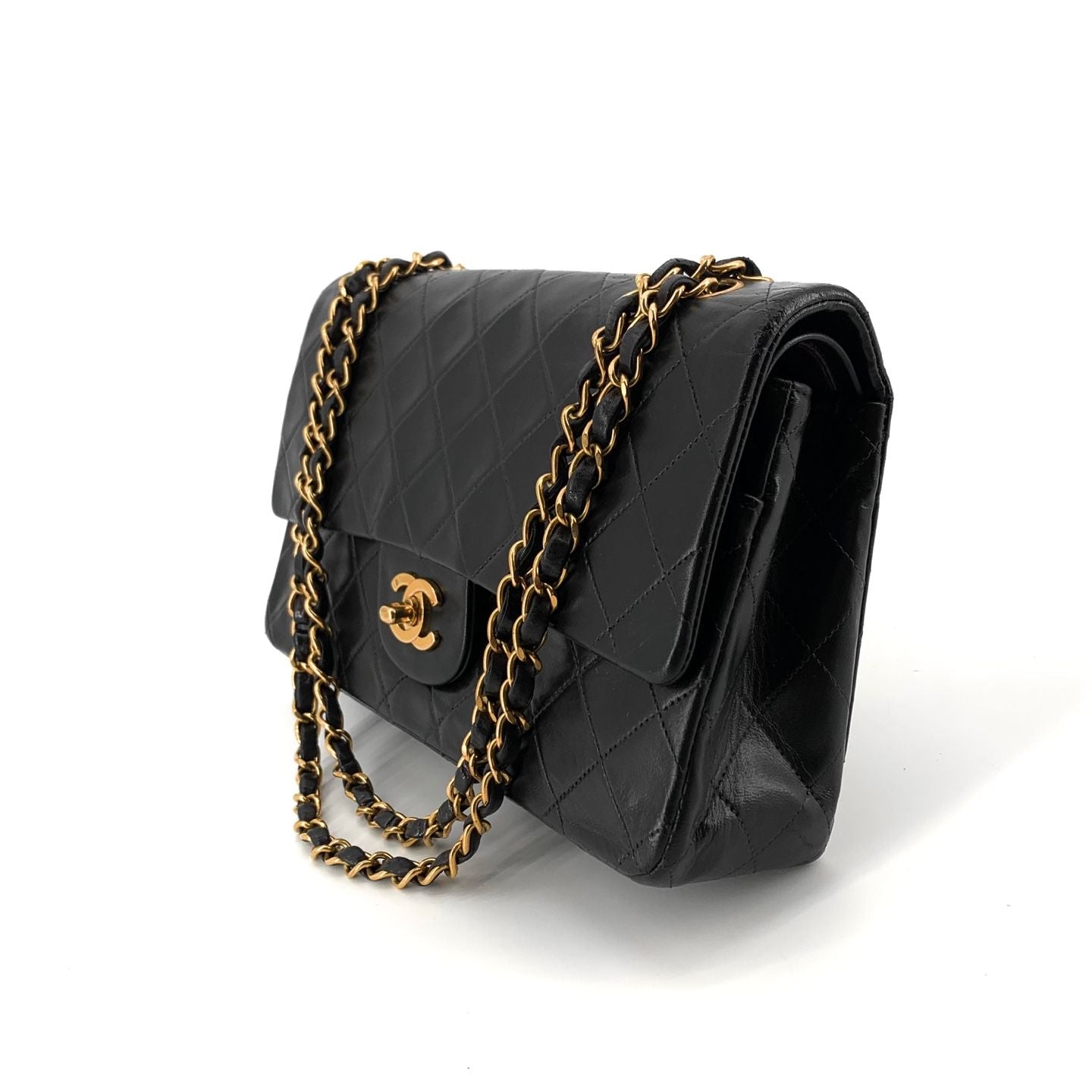 Classic Medium Shoulder Bag