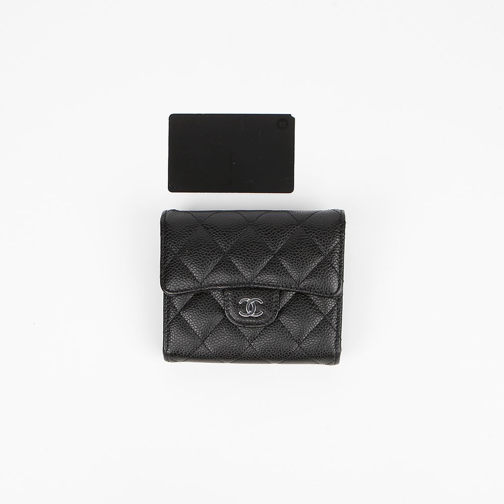 Caviar Classic Small Wallet AP0231