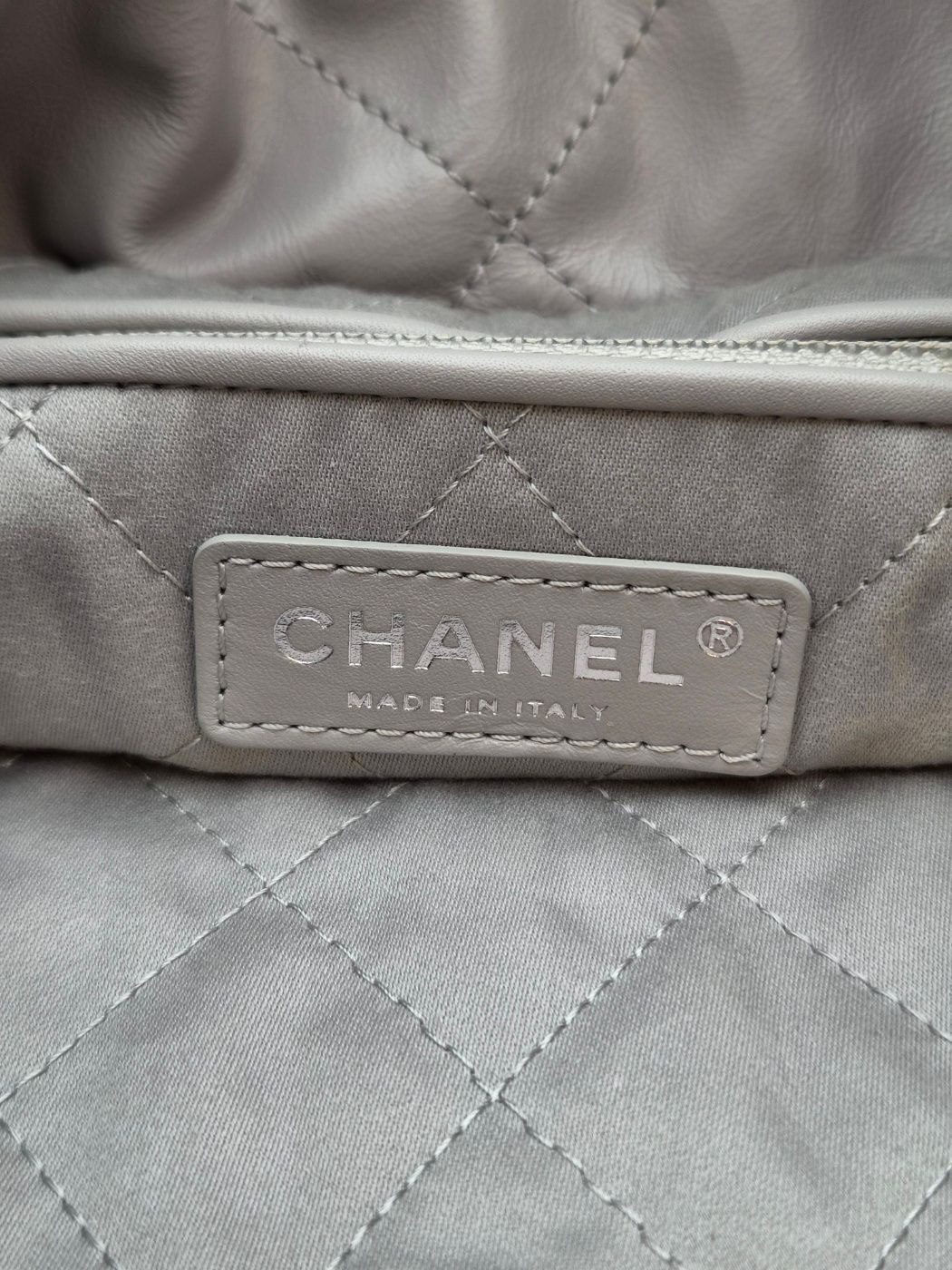 Medium Shoulder Bag Gray 22