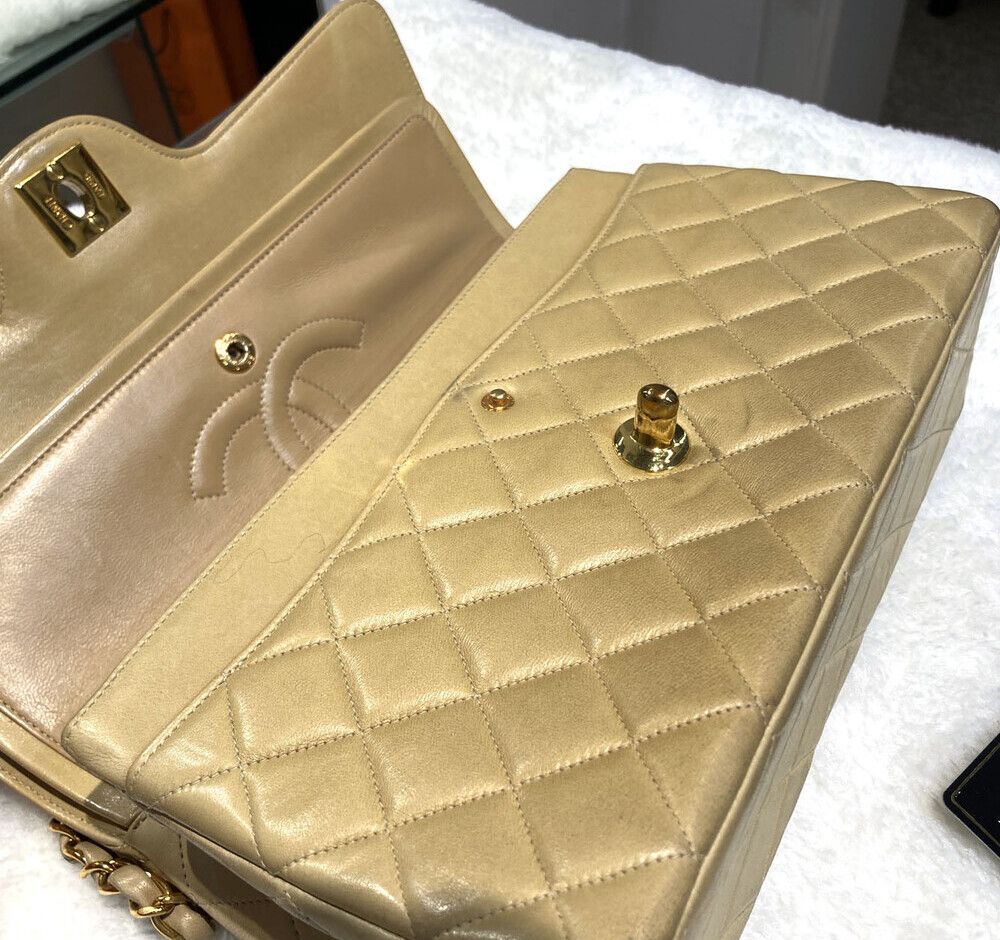 Chanel Classic Flap – Lambskin Leather – Beige