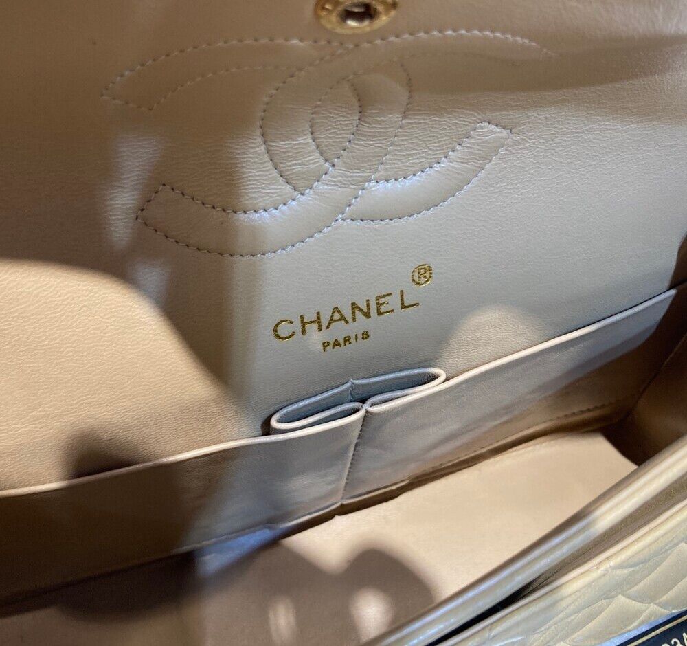 Chanel Classic Flap – Lambskin Leather – Beige
