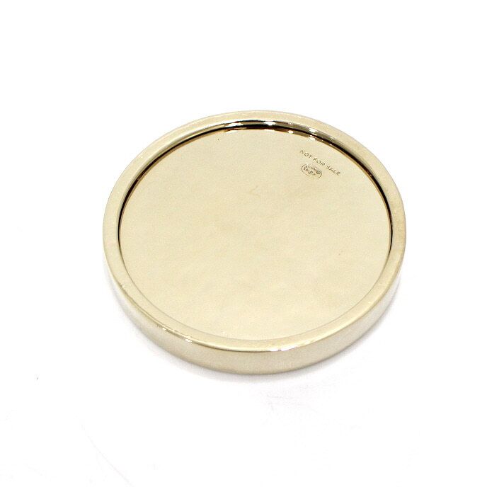 Magnifier with CC Logo