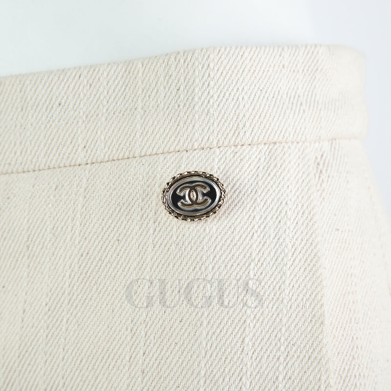 Chanel Shorts – Beige